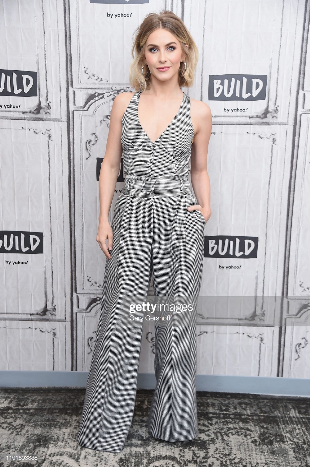 JulianneHough TommyHilfigher 120319